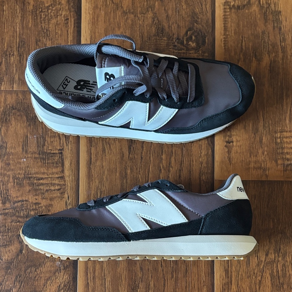 New Balance Women’s Black and Grey Sneakers